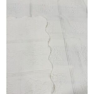 Martha Stewart Everyday Solid White Embossed Quilt Bedspread 82" X 62" Twin/Full